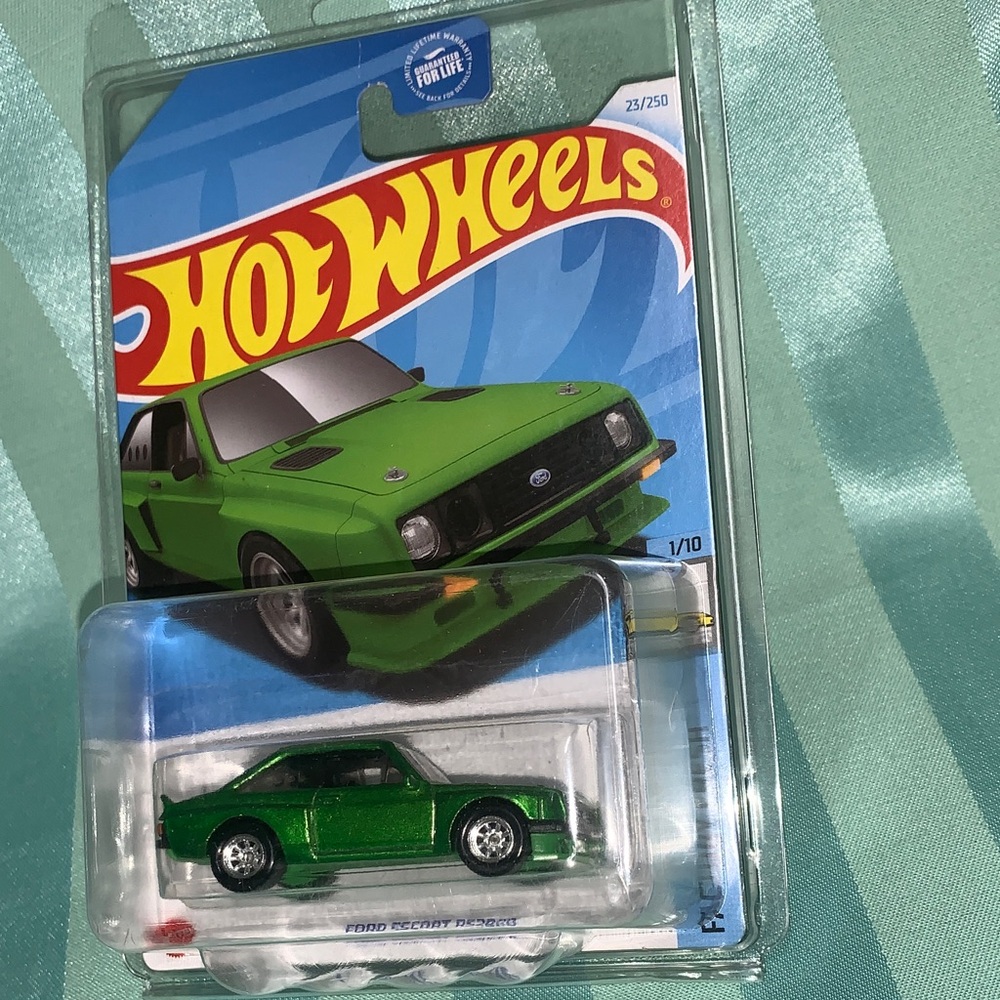 Super Treasure Hunt Ford Escort RS2000 Hot Wheels